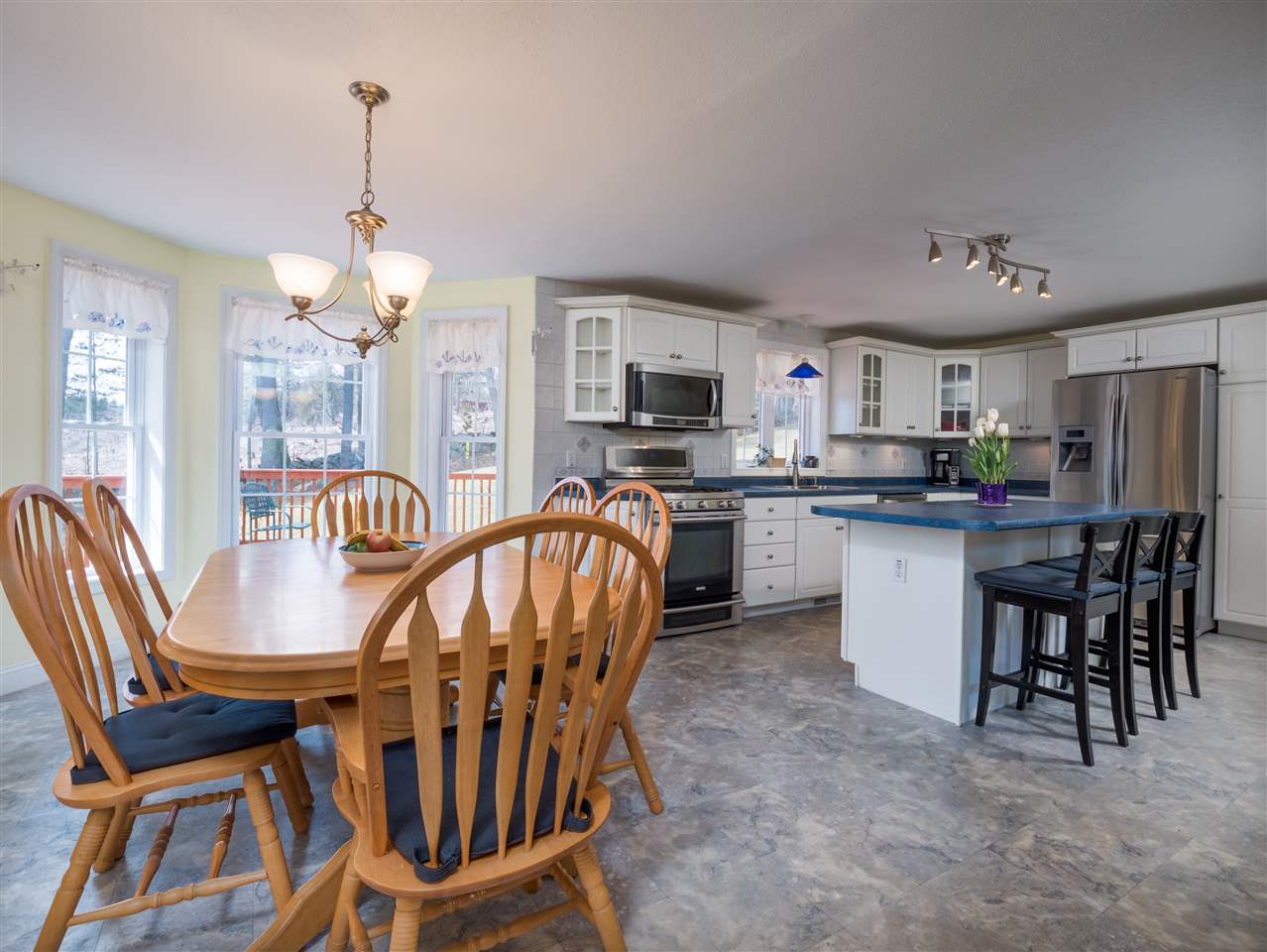 13 Bear Hill Road Pelham, NH 03076 - Photo 17 of 31