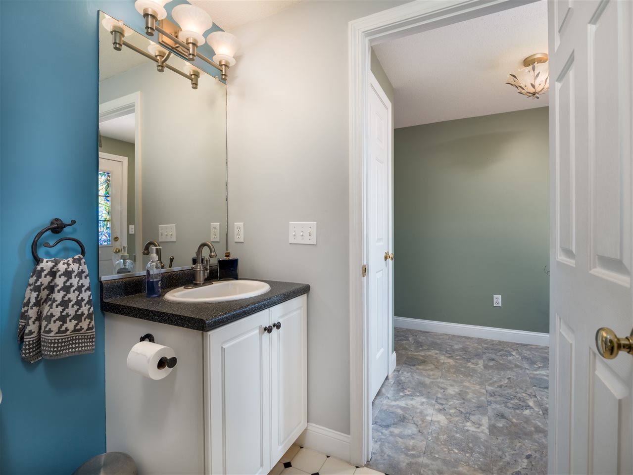 13 Bear Hill Road Pelham, NH 03076 - Photo 20 of 31