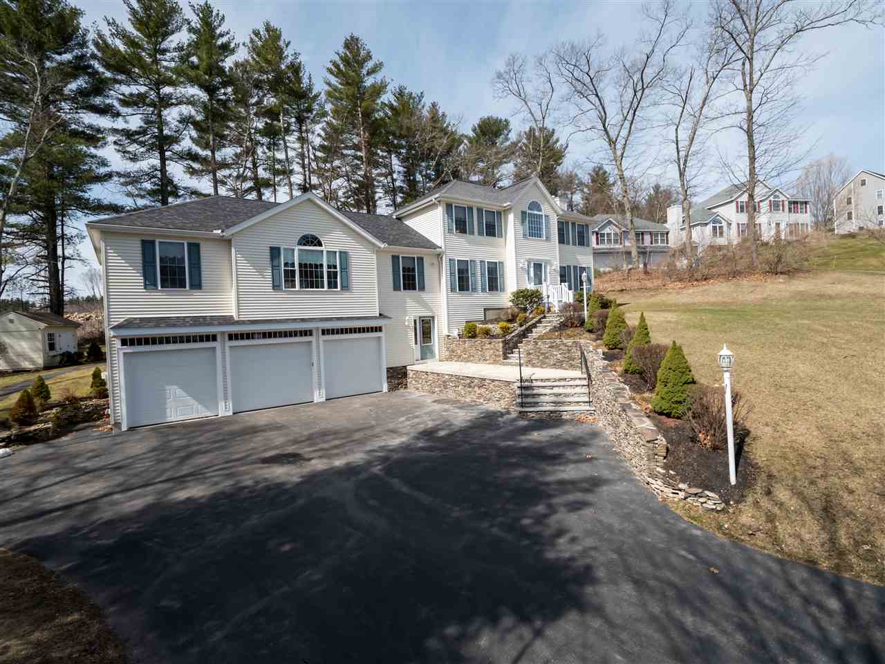 13 Bear Hill Road Pelham, NH 03076 - Photo 3 of 31