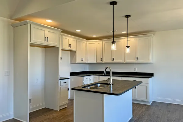 $339,900 | 122 Magnolia Circle, Franklin, KY 42134