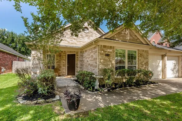 $2,300 | 3714 Pelican Lake Drive, Richmond, TX 77406