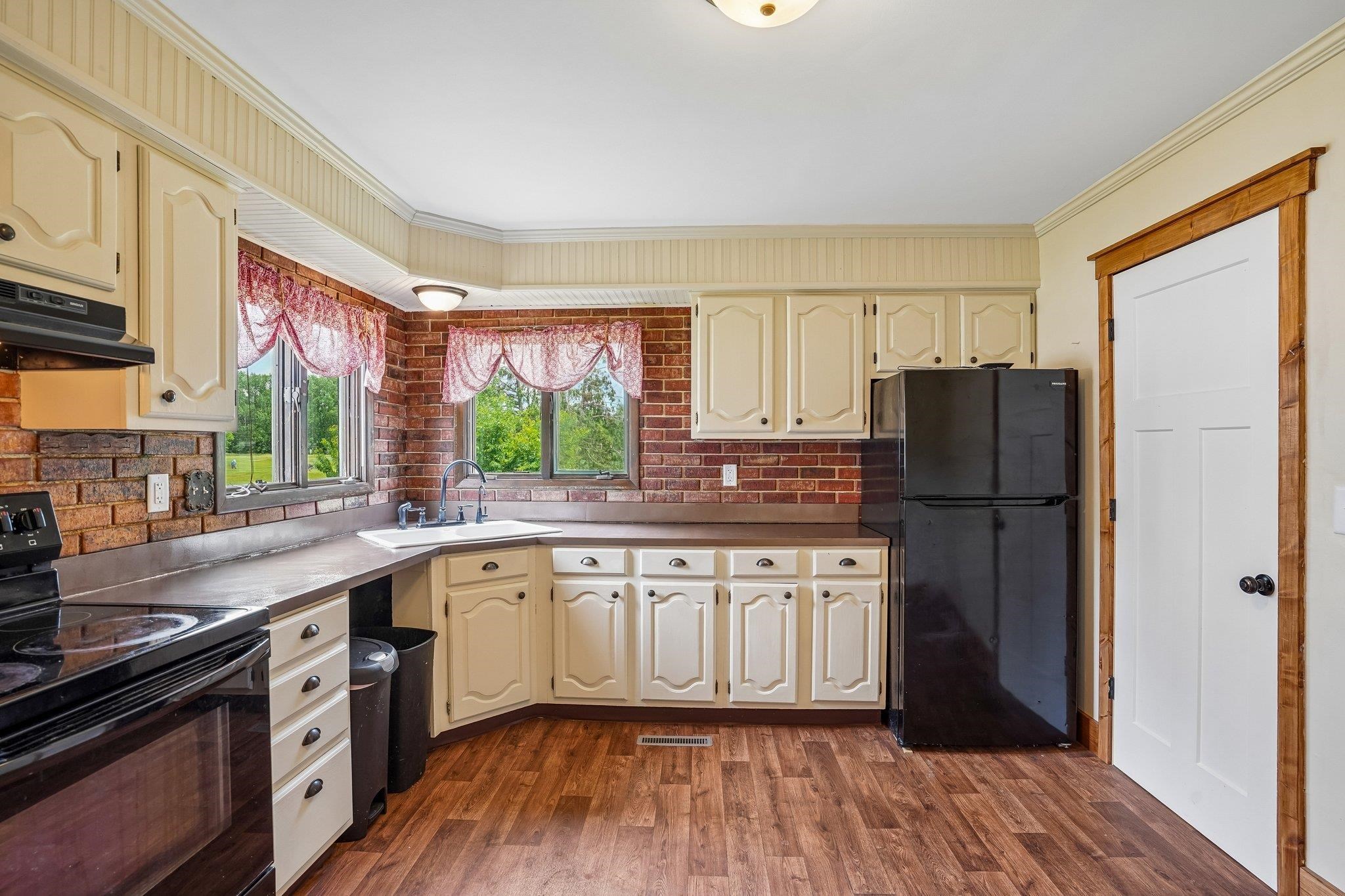513 Waterloo Street Columbus, WI 53925 - Photo 8 of 28