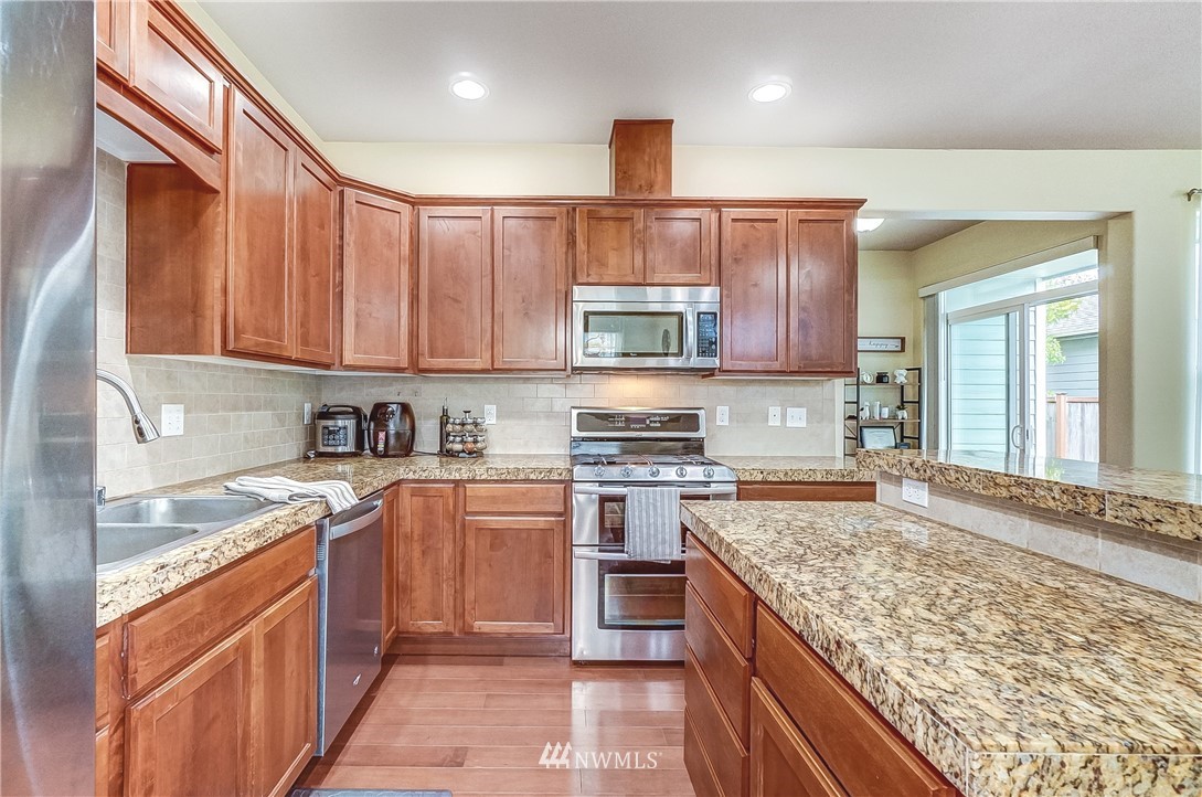 4554 Rochelle Street Southeast Lacey, WA 98503 - Photo 10 of 31 Gallery Image 10