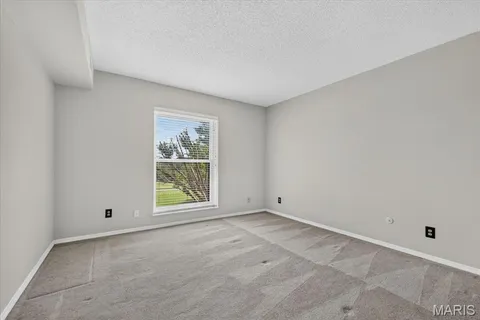 $249,900 | 564 Sarah Lane, Unit 104, St. Louis, MO 63141