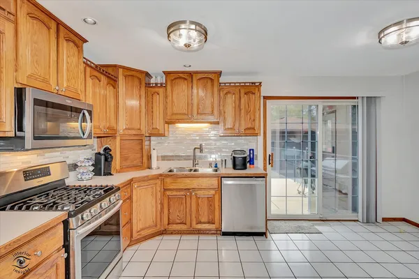 $399,900 | 9137 Orchard Lane, Bridgeview, IL 60455