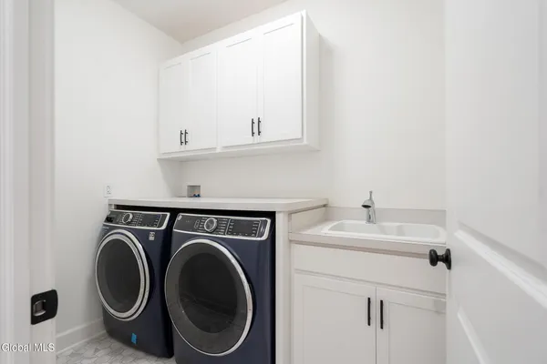 $829,000 | 6 Cannon Royal Drive, Wilton, NY 12866