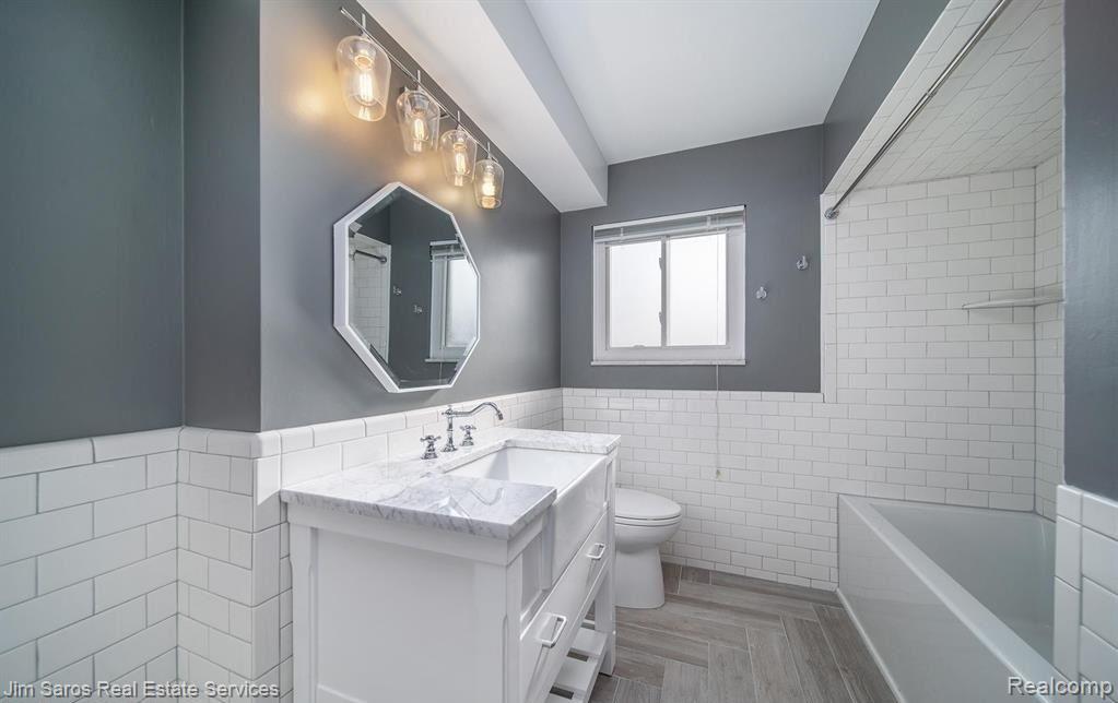 886 Harcourt Road, Unit UPPR Grosse Pointe, MI 48230 - Photo 11 of 11