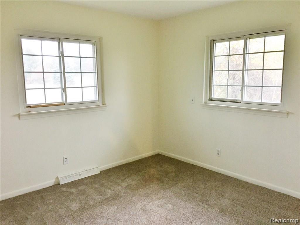 3270 Oak Grove Road Howell, MI 48855 - Photo 17 of 19 Photo Oct 30, 11 32 49 AM.jpg