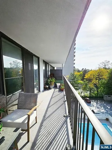 $279,000 | 277 Prospect Avenue, Unit 4H, Hackensack, NJ 07601