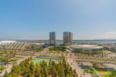 a view of ocean with city view