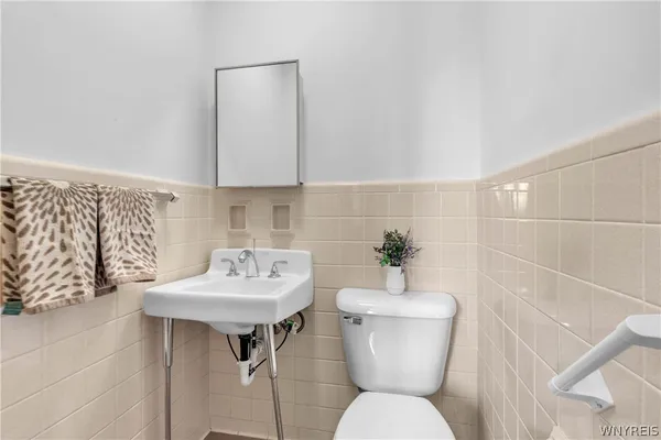 $1,399,000 | 137 Nottingham Terrace, Buffalo, NY 14216