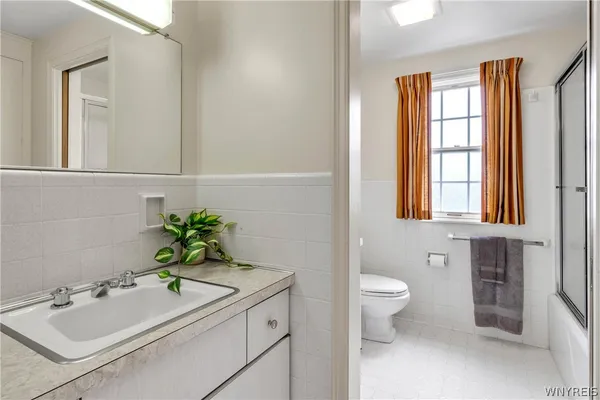 $1,399,000 | 137 Nottingham Terrace, Buffalo, NY 14216