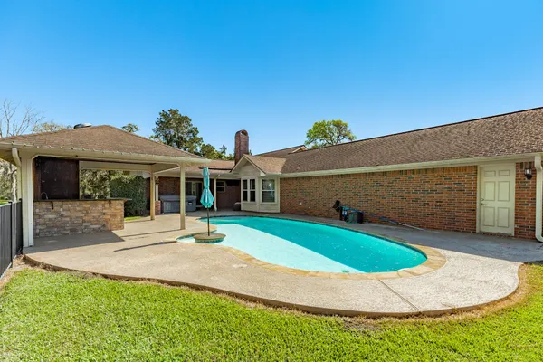 $435,000 | 555 County Road 502A, Sweeny, TX 77480