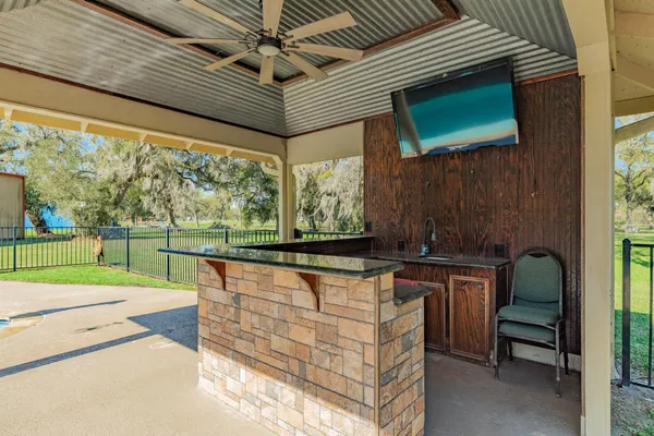 $435,000 | 555 County Road 502A, Sweeny, TX 77480