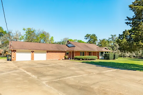 $435,000 | 555 County Road 502A, Sweeny, TX 77480