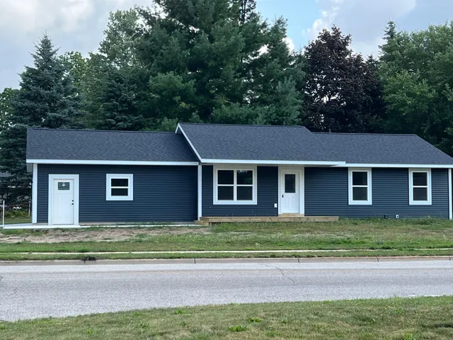 $259,900 | 518 South Sullivan Avenue, Fremont, MI 49412