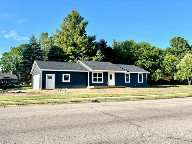 $259,900 | 518 South Sullivan Avenue, Fremont, MI 49412
