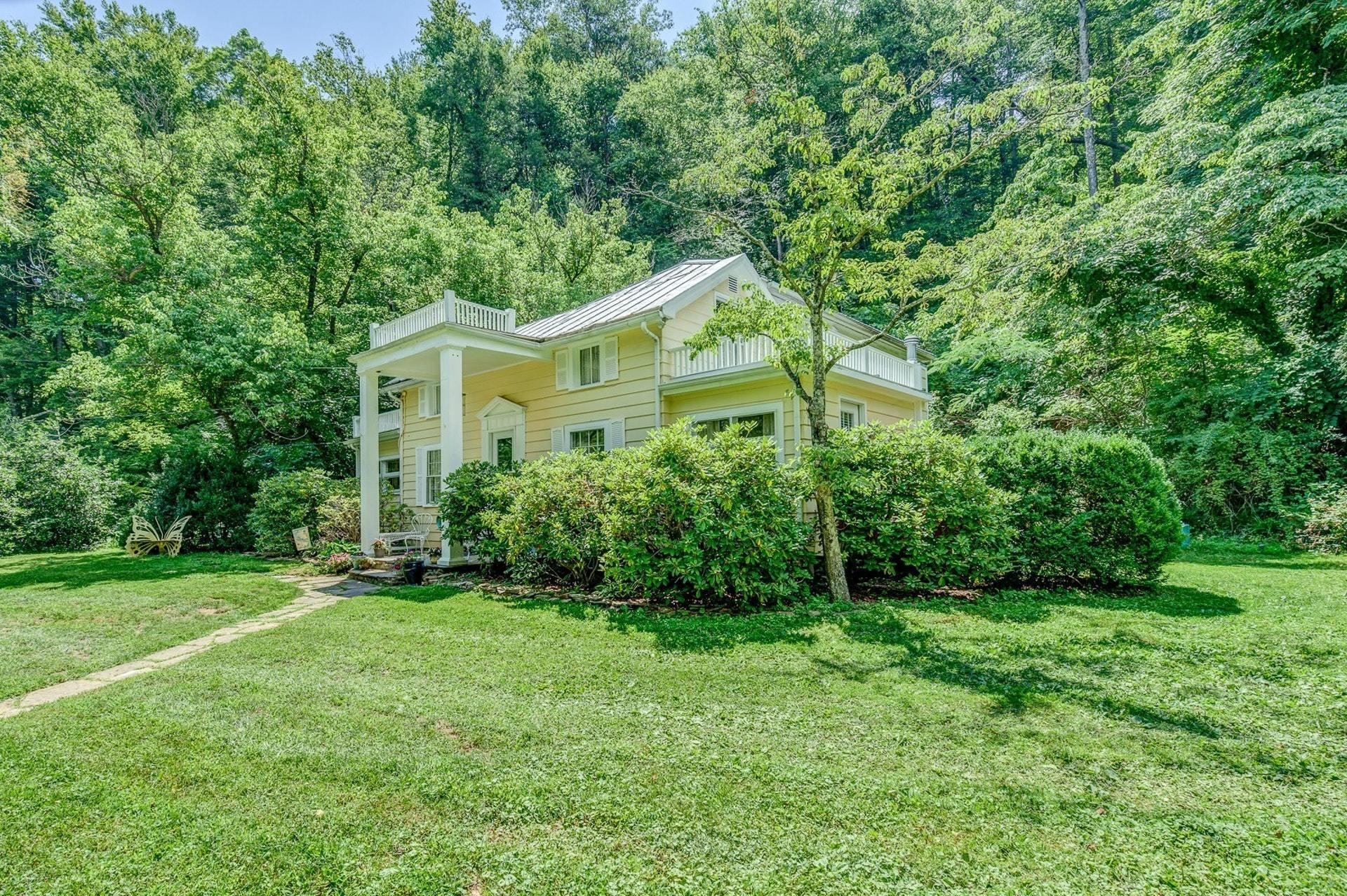 6542 Old Mill Road Roanoke, VA 24018 - Photo 3 of 44 003-318702-6542 Old Mill Road 03_7938149