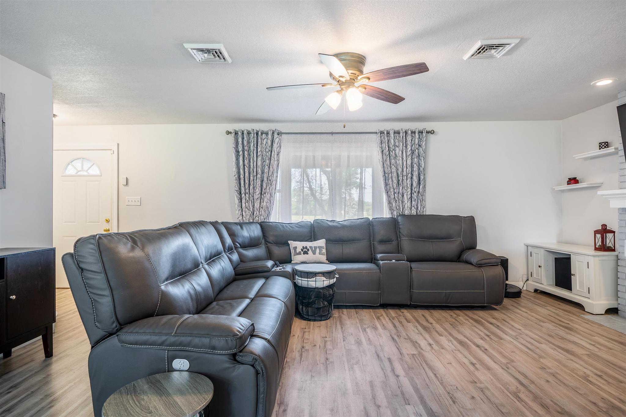 8578 Mayhew Road Fort Wayne, IN 46835 - Photo 8 of 36