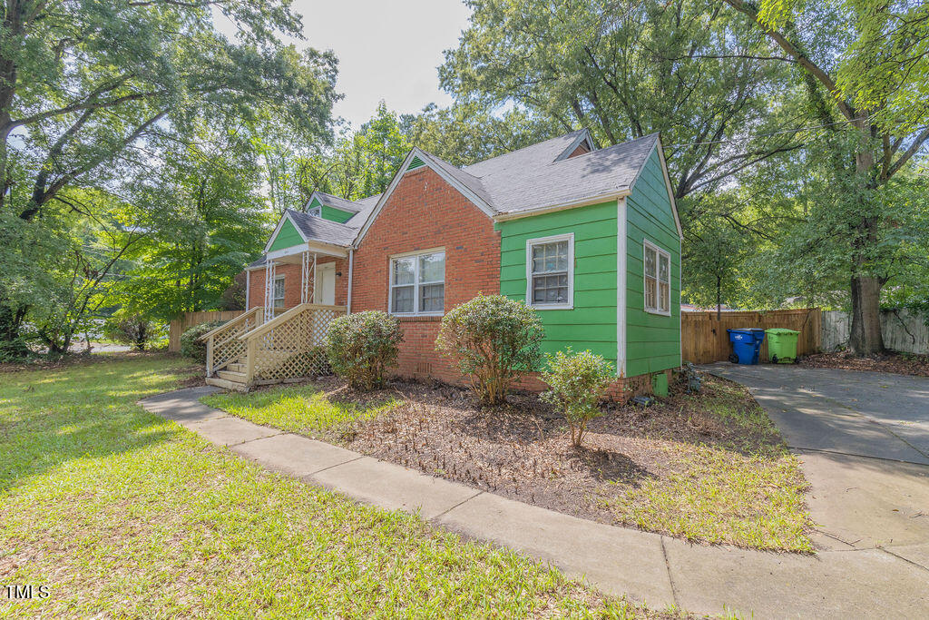 301 North King Charles Road Raleigh, NC 27610 - Photo 5 of 22 297A8496