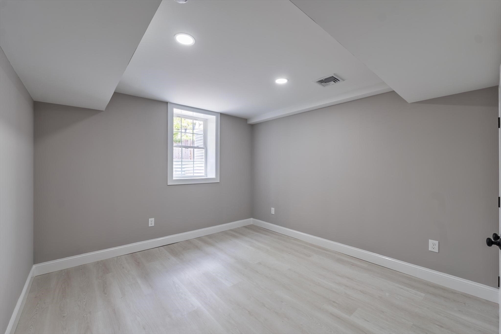 364 High Street Fall River, MA 02720 - Photo 27 of 34