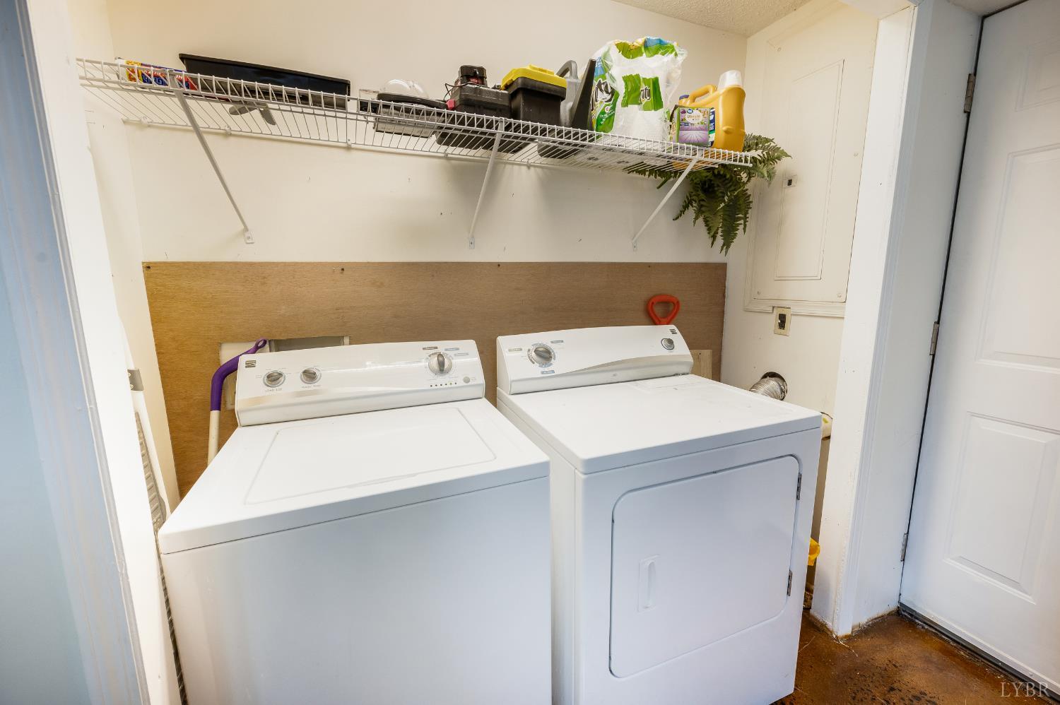 778 Doss Road Concord, VA 24538 - Photo 23 of 42 a utility room with dryer and washer