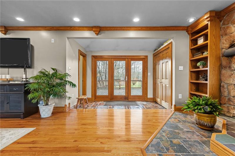 100 Daugherty Road Grove City, PA 16127 - Photo 20 of 48 a lobby with furniture and potted plants