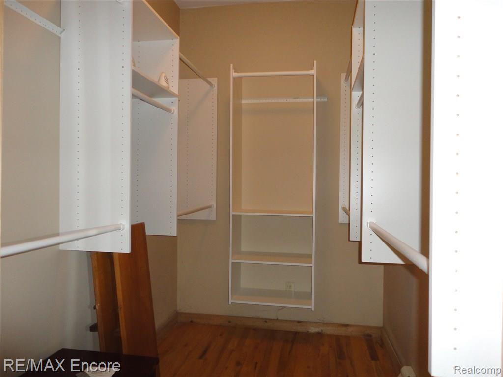 12455 Fish Lake Road Holly, MI 48442 - Photo 17 of 34 master bedroom walk in closet.jpg