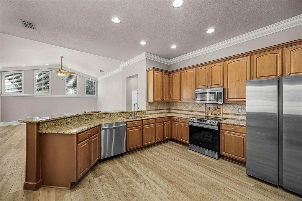 2808 Duncan Tree Circle Valrico, FL 33594 - Photo 16 of 58