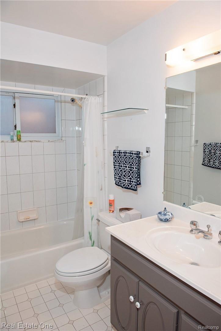 1853 Massoit Road Royal Oak, MI 48073 - Photo 25 of 38 Massoit-33.jpg