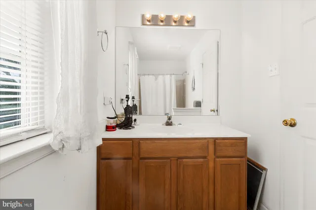 $575,000 | 5 Peacedale Court, Oxford, PA 19363