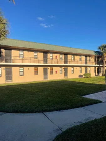 $1,200 | 1081 Southeast Monterey Road, Unit 331, Stuart, FL 34994