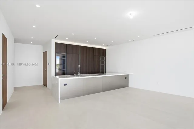 $6,000,000 | 5 Grove Isle Drive, Unit S301, Coconut Grove, FL 33133