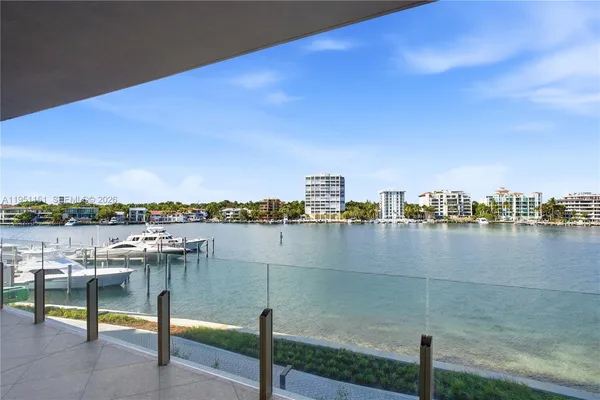 $6,000,000 | 5 Grove Isle Drive, Unit S301, Coconut Grove, FL 33133