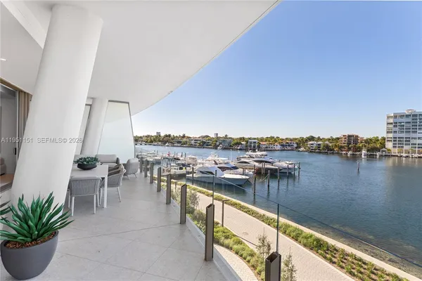 $6,000,000 | 5 Grove Isle Drive, Unit S301, Coconut Grove, FL 33133