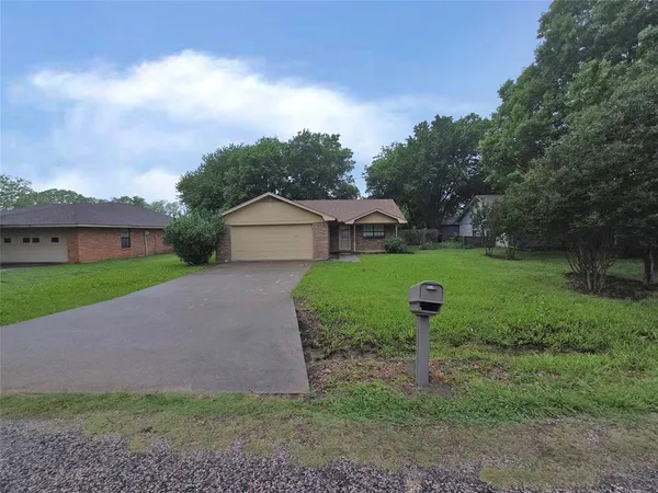 $197,000 | 108 South Florence Street, Tioga, TX 76271