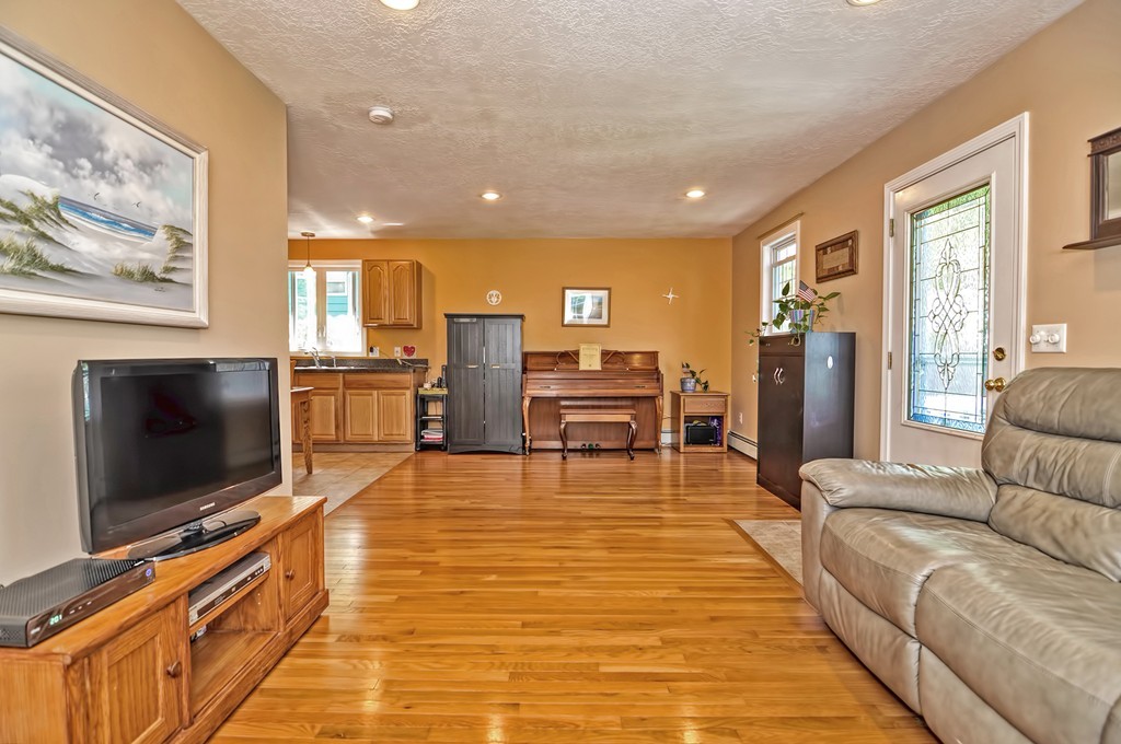 5 Indian Road Norton, MA 02766 - Photo 6 of 20 Gallery Image 6