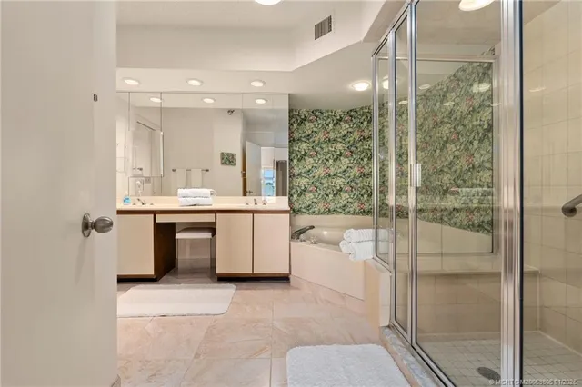 $599,000 | 164 Northeast Edgewater Drive, Unit 2105, Stuart, FL 34996