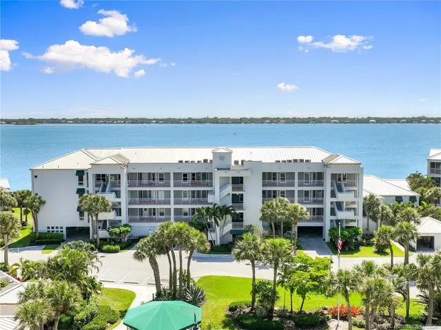 $599,000 | 164 Northeast Edgewater Drive, Unit 2105, Stuart, FL 34996