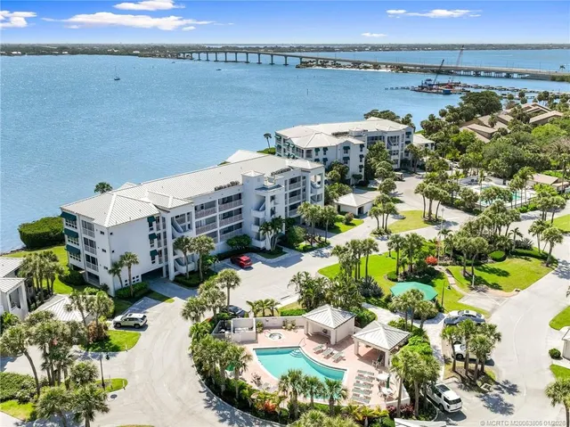 $599,000 | 164 Northeast Edgewater Drive, Unit 2105, Stuart, FL 34996