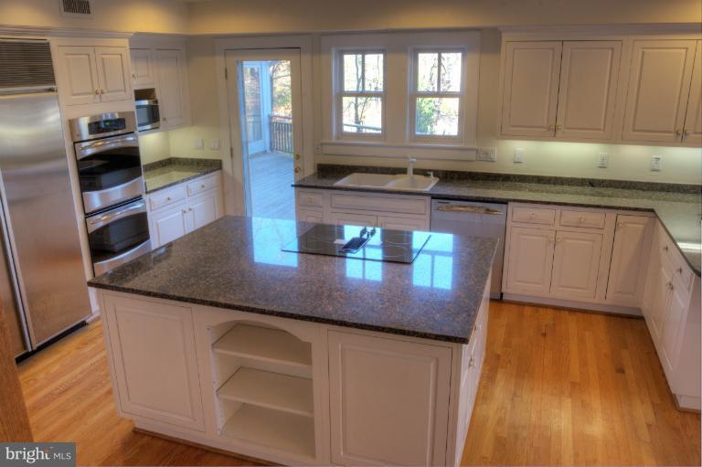 102 Spot Club Road Arnold, MD 21012 - Photo 17 of 30 Kitchen