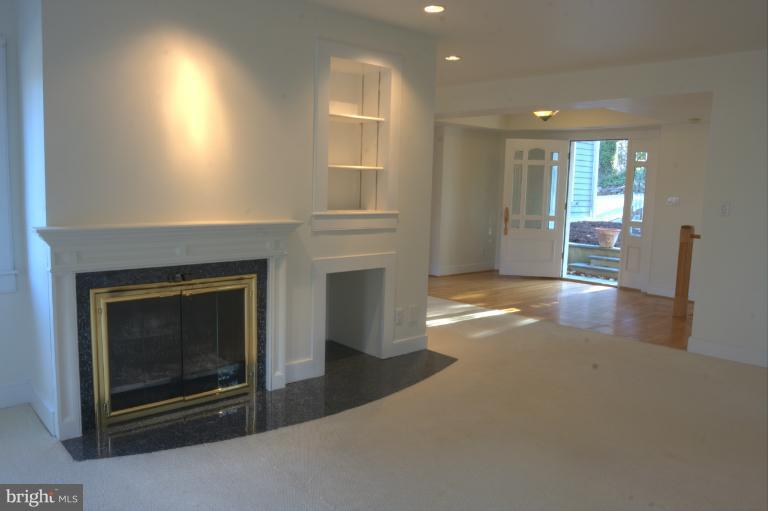102 Spot Club Road Arnold, MD 21012 - Photo 27 of 30 Living Room