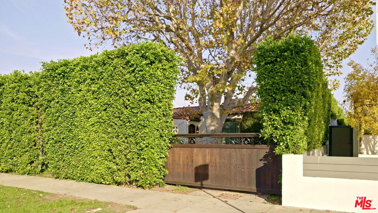 5120 Willowcrest Avenue North Hollywood, CA 91601 - Photo 2 of 31