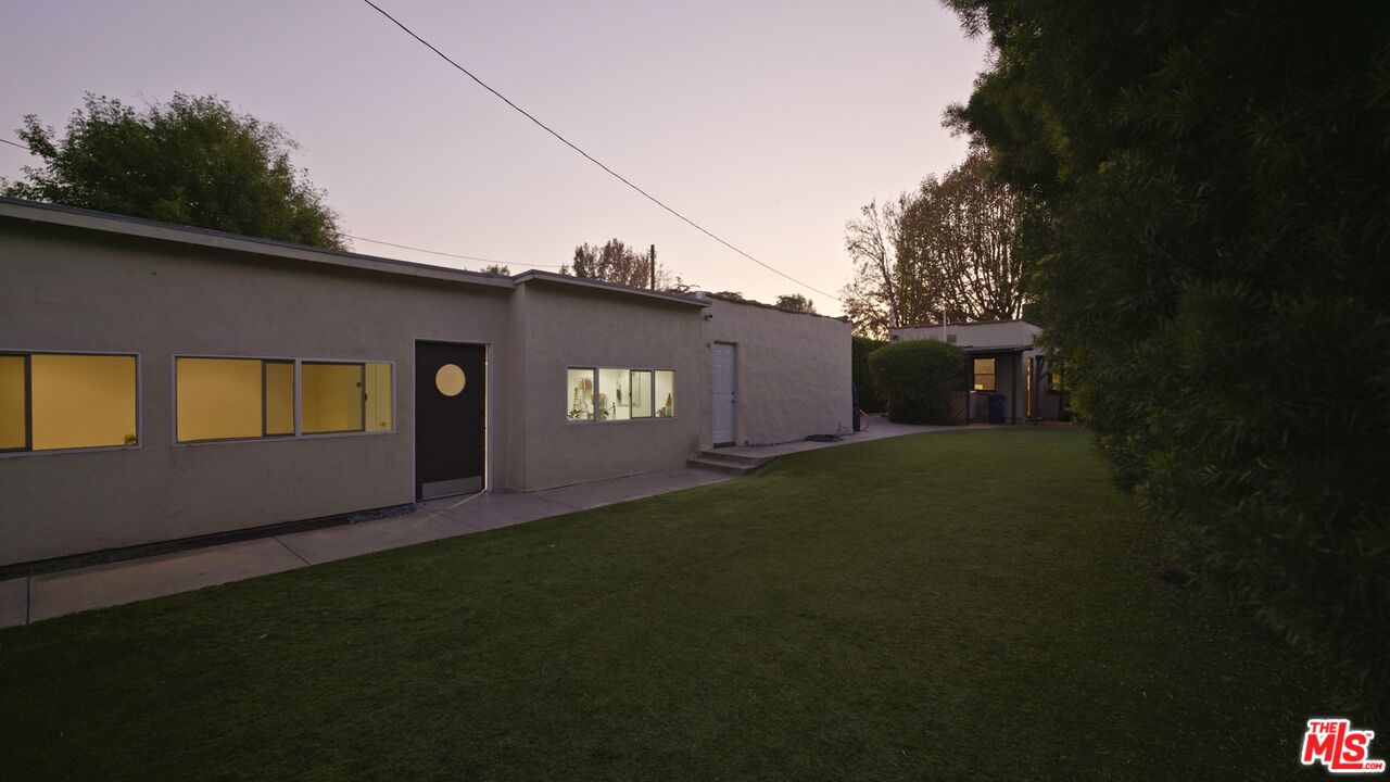 5120 Willowcrest Avenue North Hollywood, CA 91601 - Photo 22 of 31