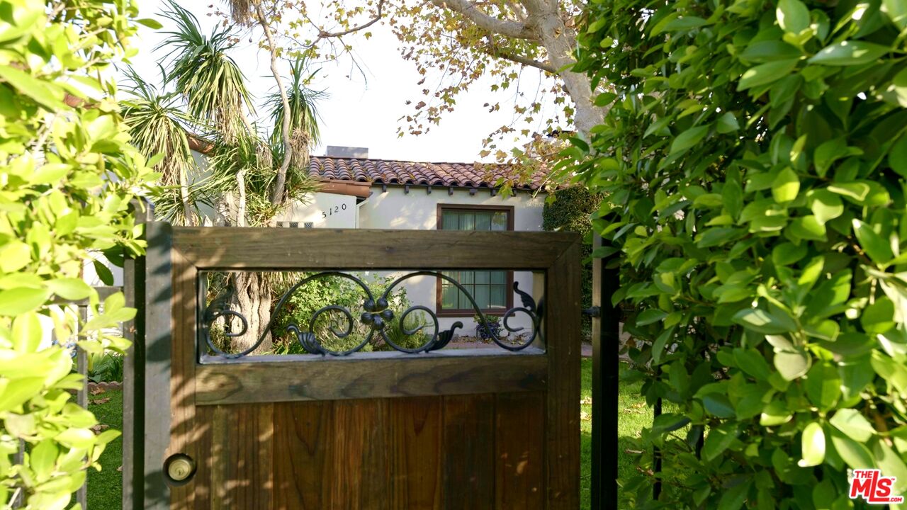 5120 Willowcrest Avenue North Hollywood, CA 91601 - Photo 3 of 31