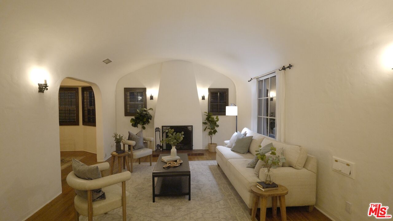 5120 Willowcrest Avenue North Hollywood, CA 91601 - Photo 6 of 31