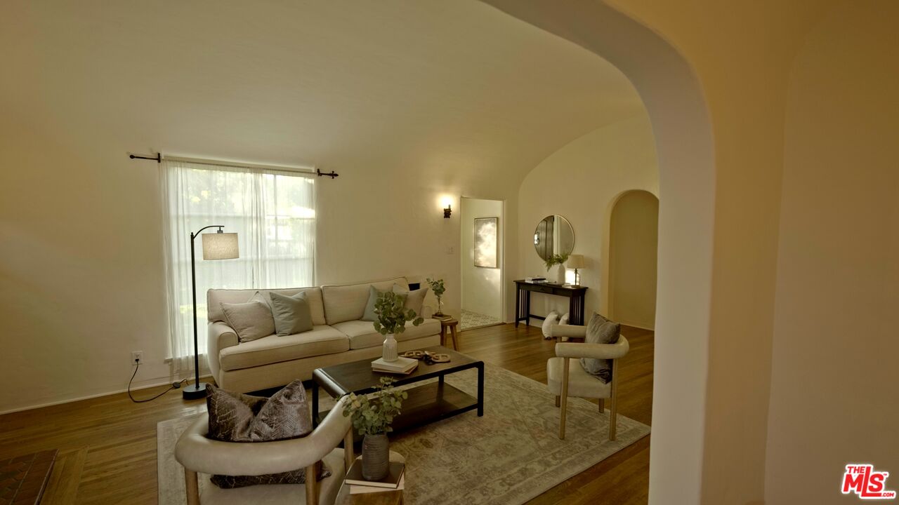 5120 Willowcrest Avenue North Hollywood, CA 91601 - Photo 9 of 31