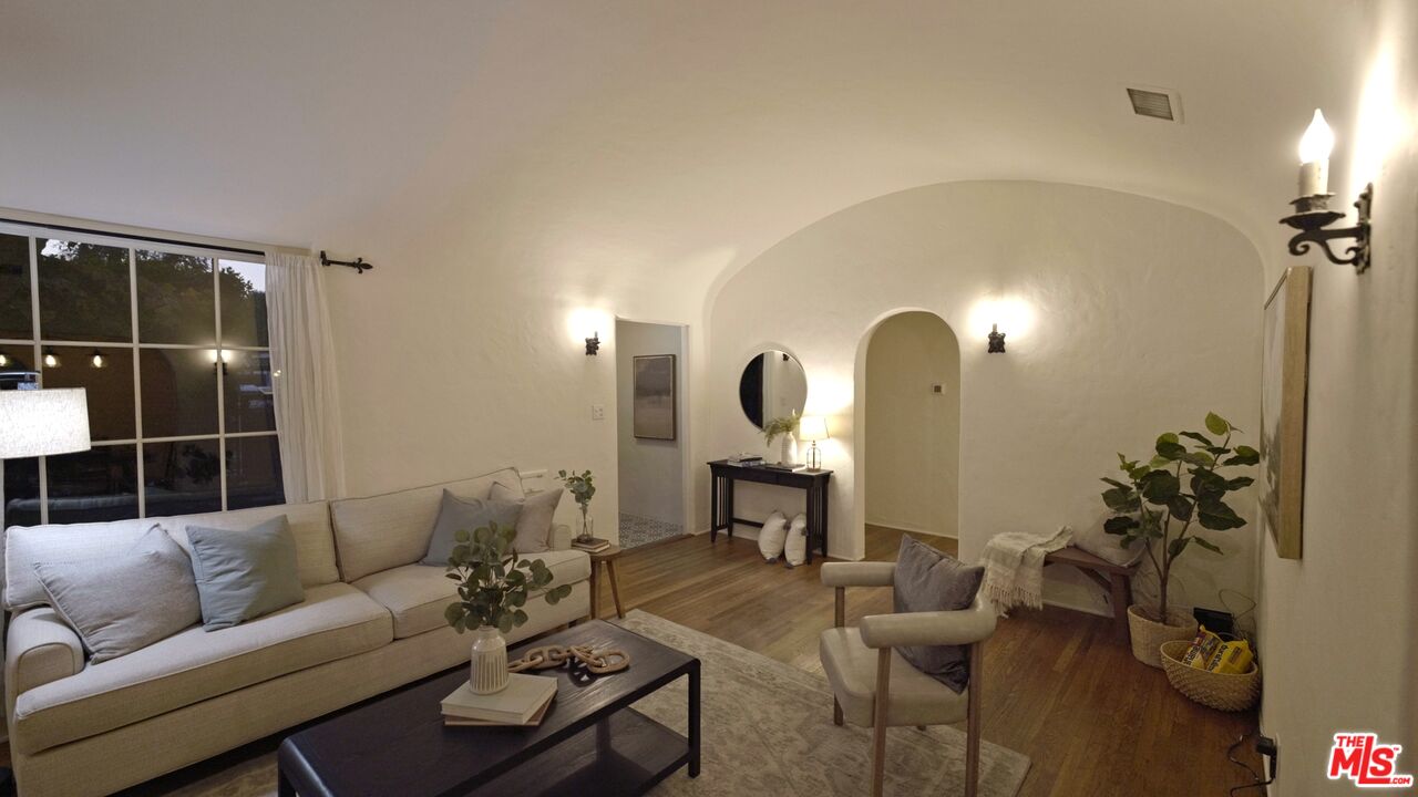 5120 Willowcrest Avenue North Hollywood, CA 91601 - Photo 10 of 31