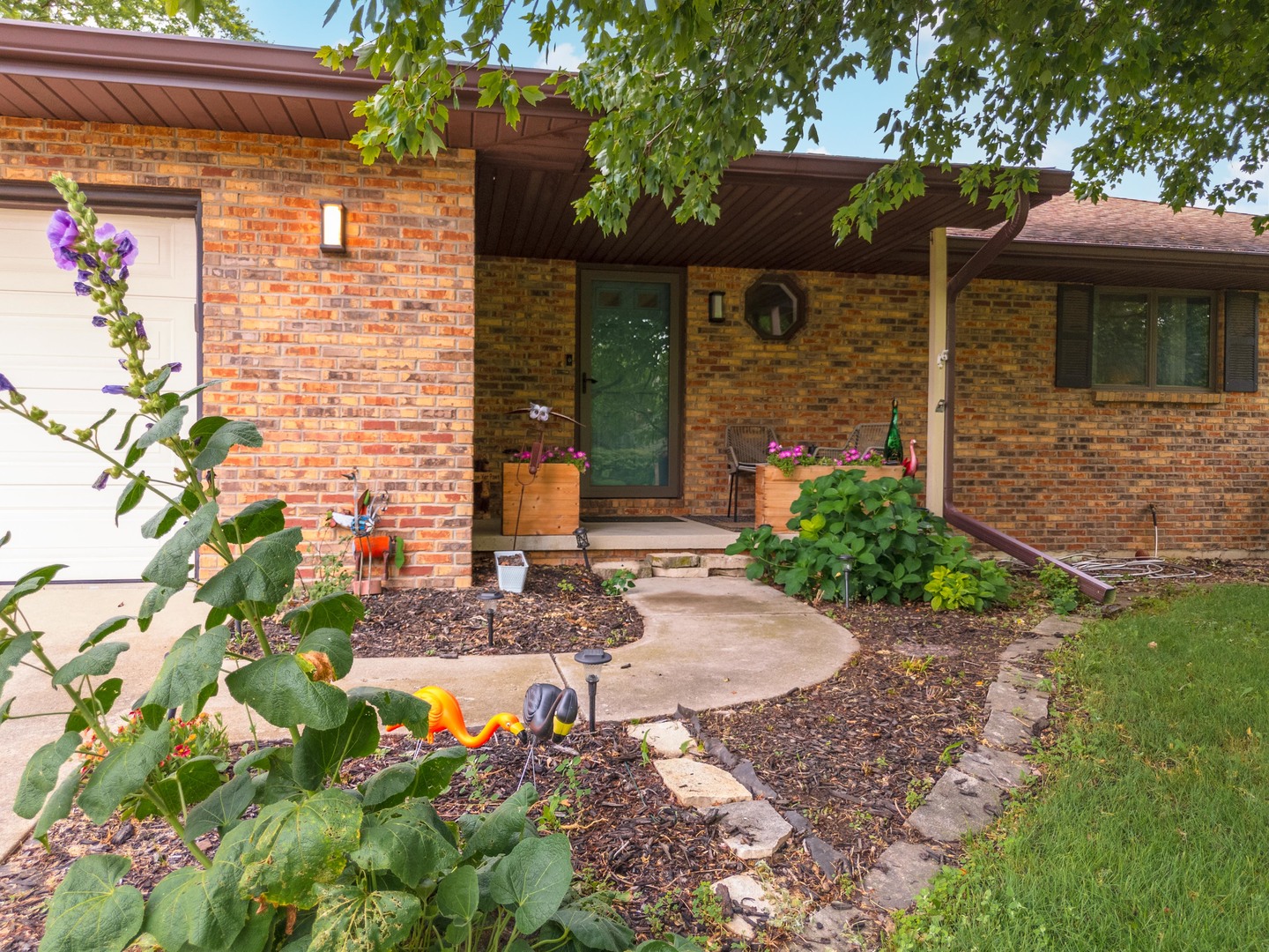 16064 Raintree Road Bloomington, IL 61705 - Photo 3 of 56 Gallery Image 3