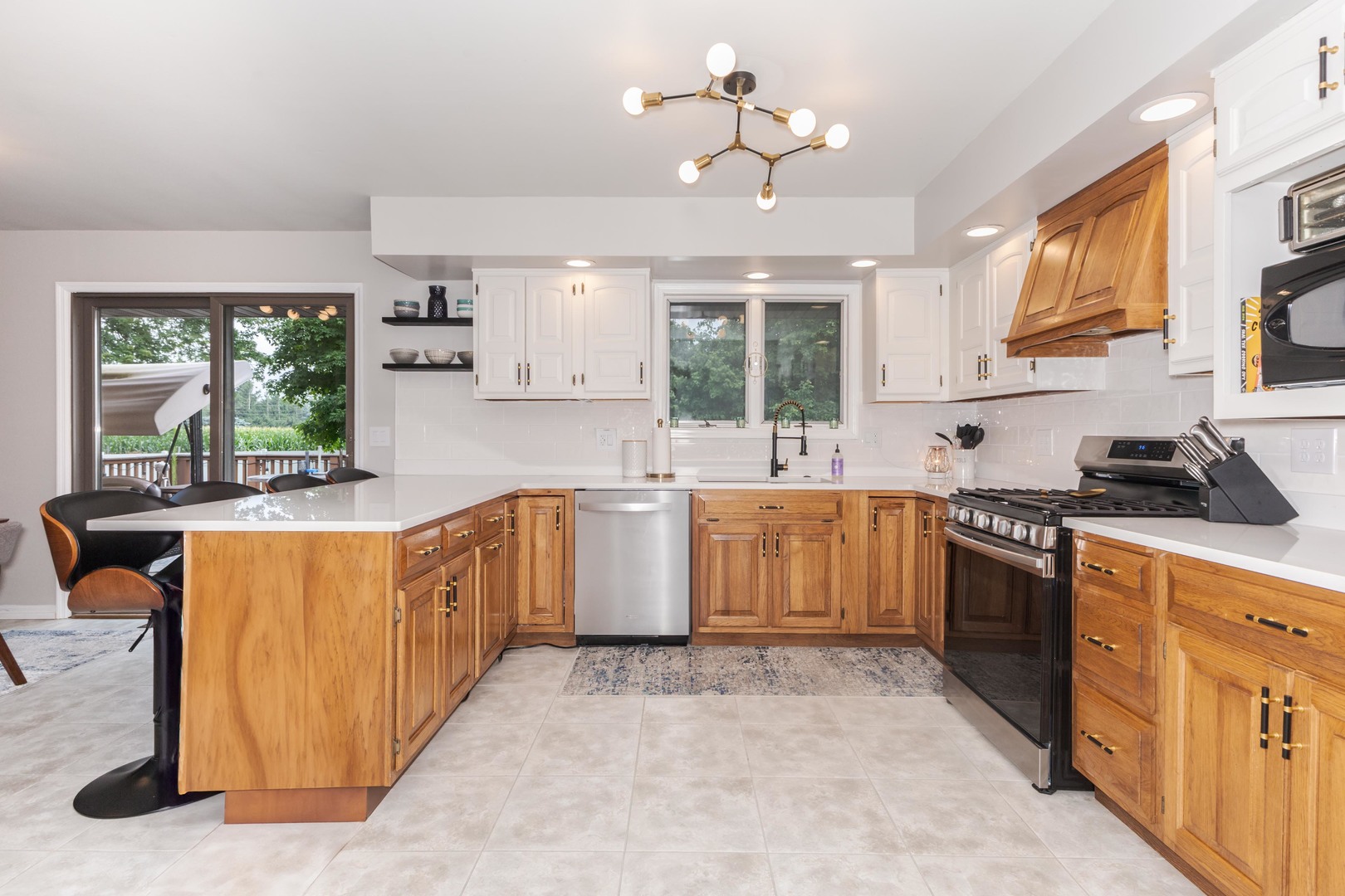 16064 Raintree Road Bloomington, IL 61705 - Photo 8 of 56 Gallery Image 8